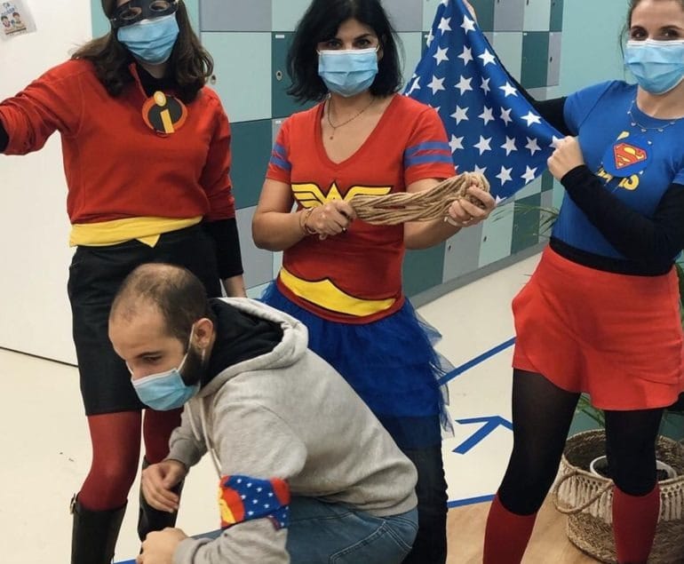 les enseignants s'habillent en super héros