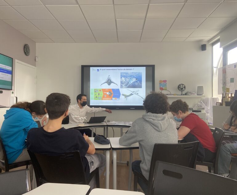 Les lycéens décrouvrent les métiers de l'aéronautique
