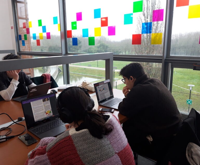 Travail à la bibliothèque