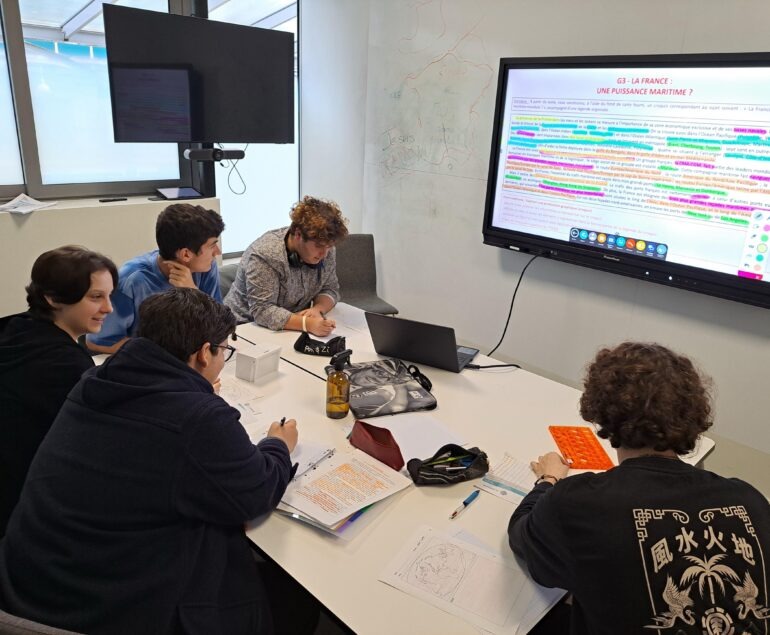 élèves terminales en projet