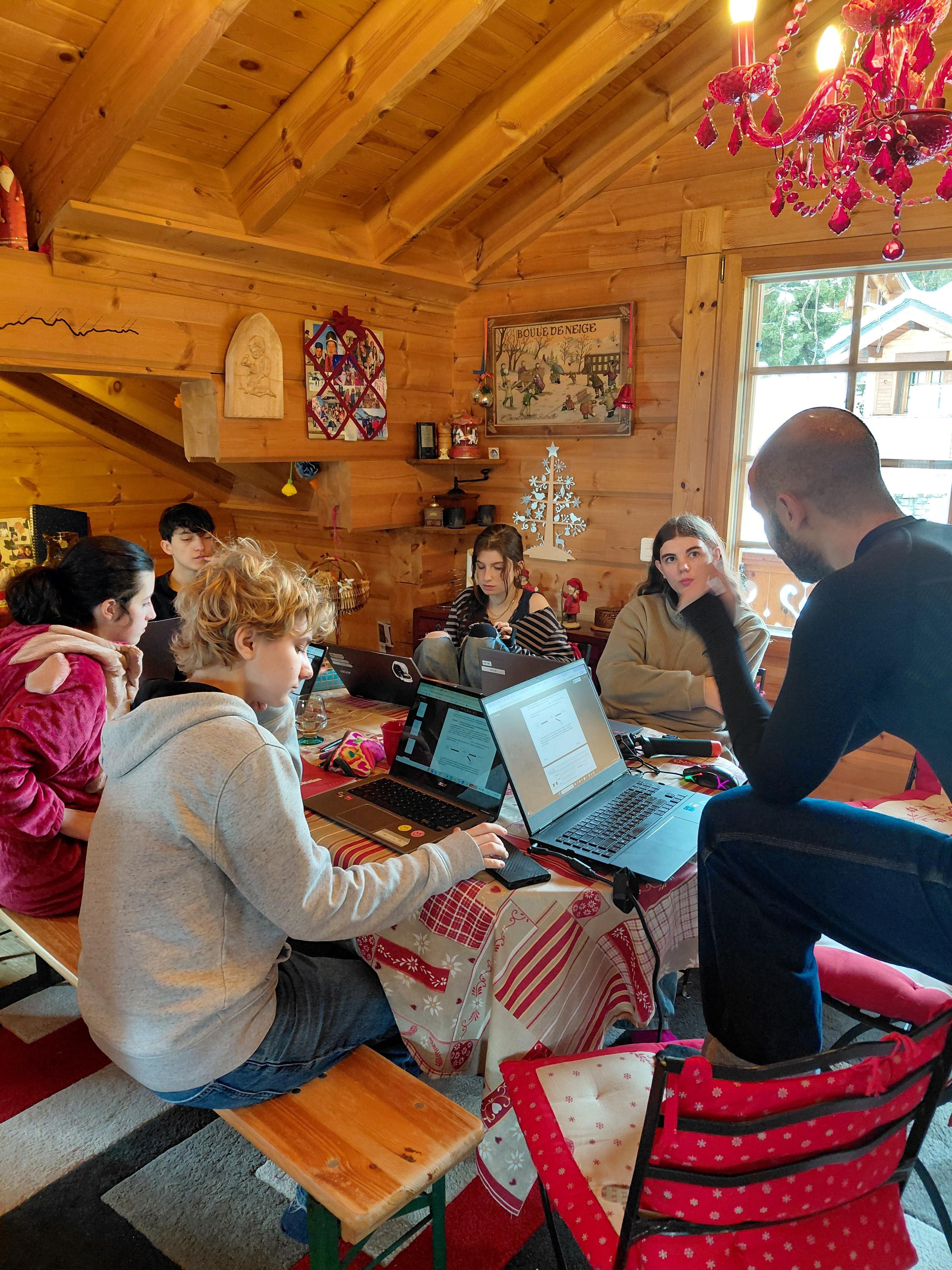 Les élèves du Lycée La Jonchère inventent le « skiminaire »