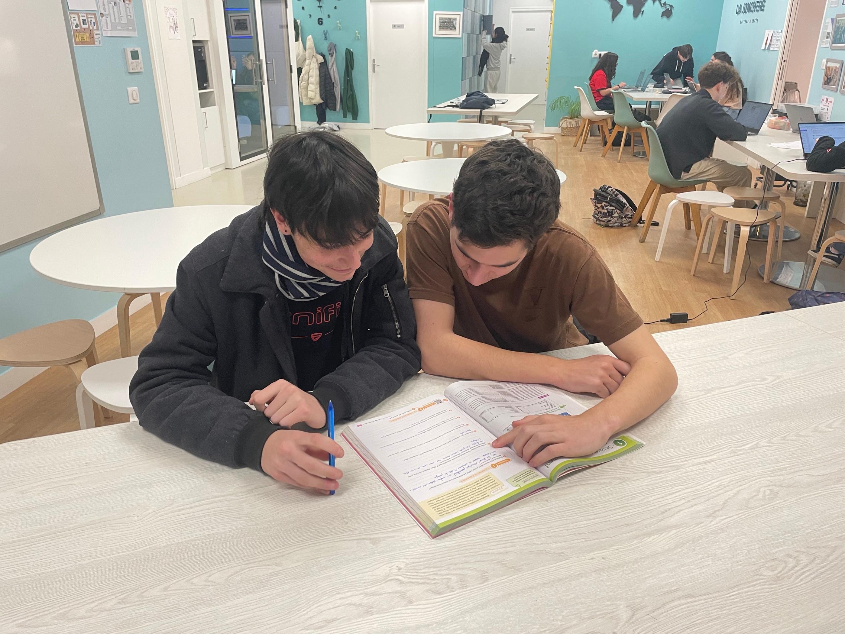 Cours de soutien, séminaires de révision, coaching : cap sur la réussite aux examens !